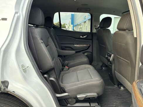 Certified 2023 GMC Acadia SLE w/ Driver Convenience Package image 26