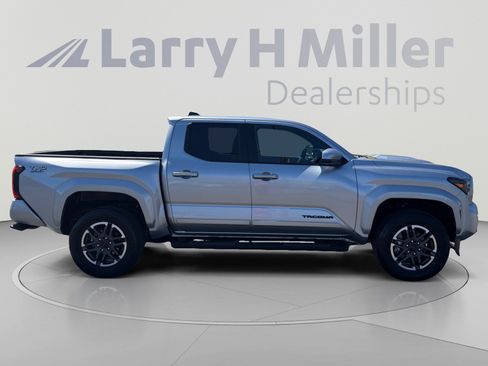 Used 2025 Toyota Tacoma TRD Sport AWD/4WD image 6