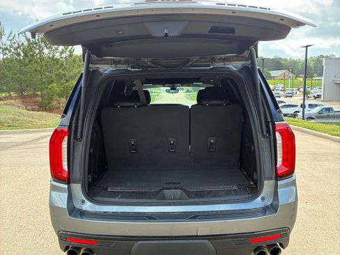 Used 2022 GMC Yukon Denali w/ Denali Premium Package AWD/4WD image 6