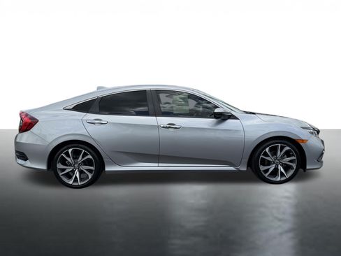 Used 2019 Honda Civic Touring image 9