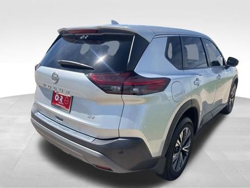 Used 2022 Nissan Rogue SV FWD image 5