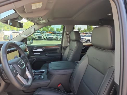 Used 2026 GMC Sierra 1500 Denali AWD/4WD image 9