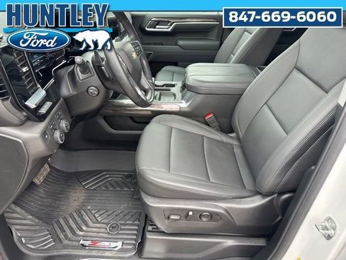 Used 2025 Chevrolet Silverado 1500 LTZ AWD/4WD image 18
