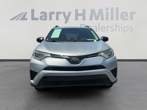 Used 2018 Toyota RAV4 LE w/ Carpet Mat Package FWD image 8
