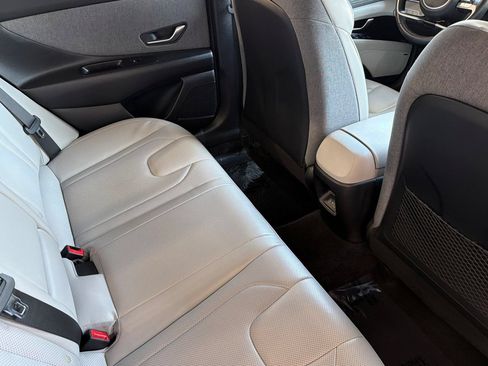 Used 2024 Hyundai Elantra Limited FWD image 18