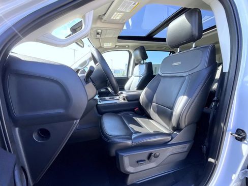 Used 2025 Ford Expedition Platinum AWD/4WD image 11