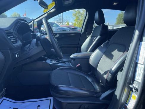 Used 2024 Ford Escape ST-Line image 19