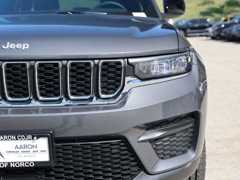 New 2025 Jeep Grand Cherokee Laredo w/ MOPAR Finishing Package image 5