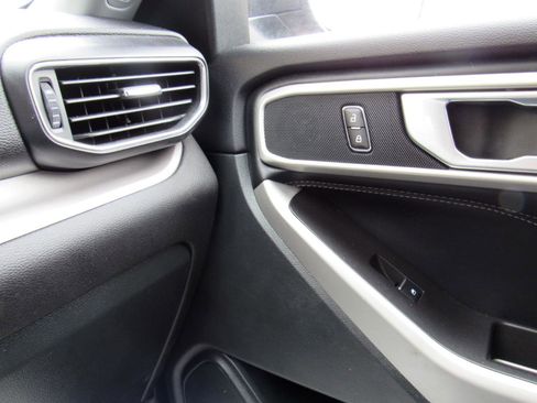 Used 2023 Ford Explorer XLT w/ Equipment Group 202A image 24