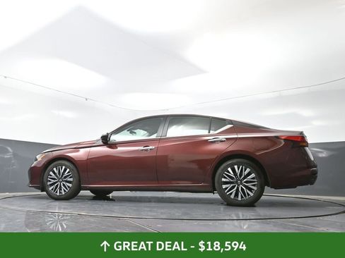 Used 2024 Nissan Altima 2.5 SV image 30