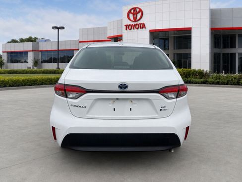 Used 2025 Toyota Corolla LE w/ LE Premium Package AWD/4WD image 6