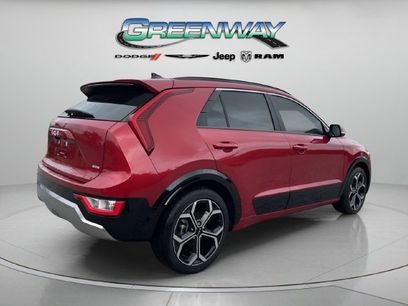 Used 2025 Kia Niro EX Touring