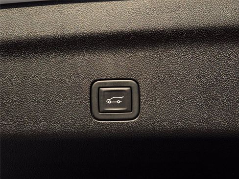 Used 2024 GMC Yukon AT4 w/ AT4 Premium Plus Package AWD/4WD image 30
