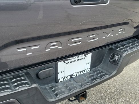 Used 2021 Toyota Tacoma SR w/ SR Convenience Package image 8