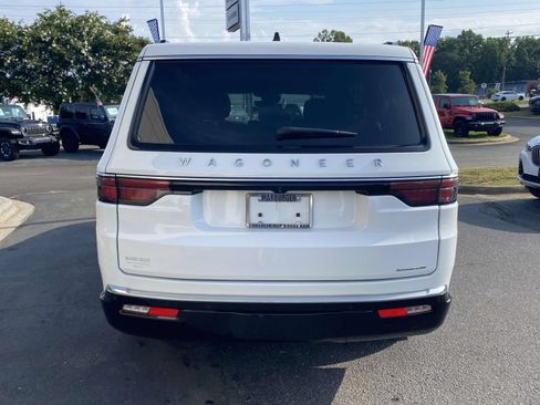 Used 2024 Jeep Wagoneer Series III AWD/4WD image 6