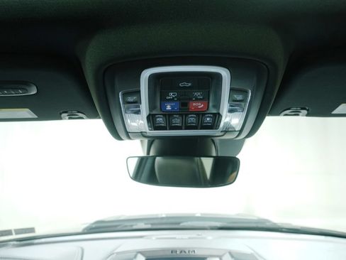 Used 2022 RAM 1500 Laramie AWD/4WD image 19