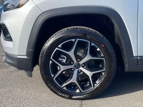 New 2026 Jeep Compass Limited image 18