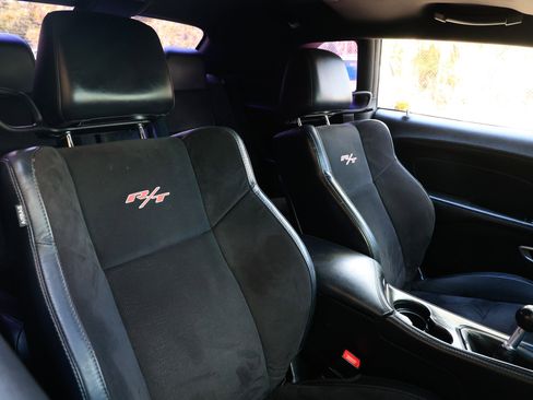 Used 2015 Dodge Challenger R/T Scat Pack w/ Scat Pack Appearance Package image 19