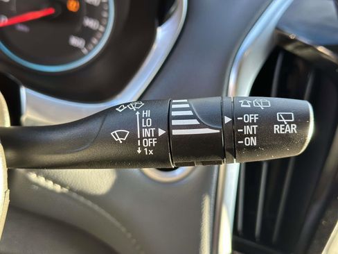 Used 2020 Chevrolet Traverse Premier image 17