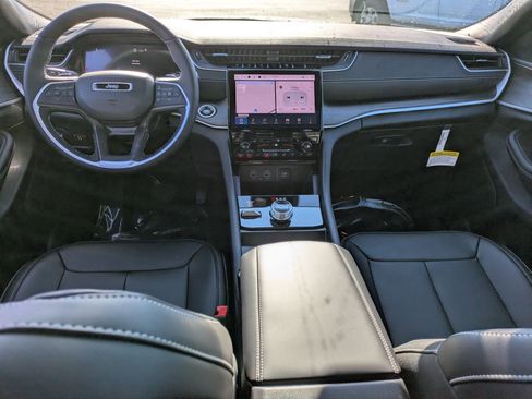 New 2025 Jeep Grand Cherokee Limited image 22