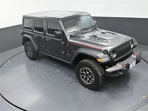Used 2024 Jeep Wrangler Unlimited Rubicon w/ Convenience Group image 9