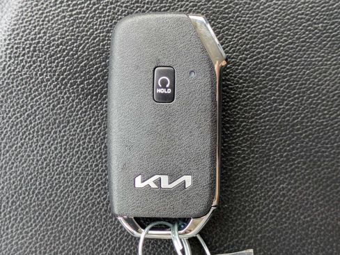 Certified 2025 Kia Sportage EX AWD/4WD image 37