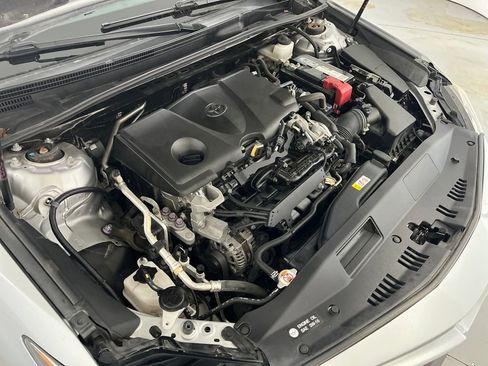 Used 2020 Toyota Camry SE FWD image 12