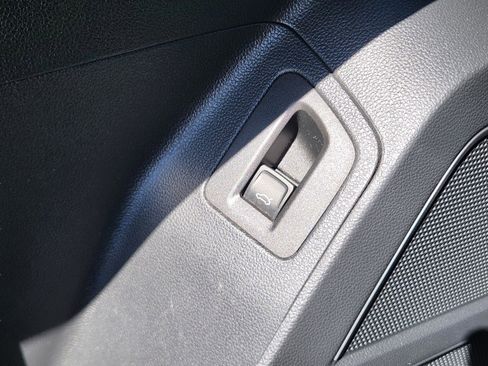 Used 2021 Volkswagen Atlas SEL Premium image 22