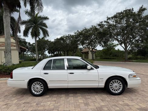 Used 2010 Mercury Grand Marquis LS RWD image 2