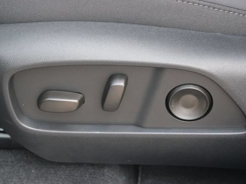 New 2027 Chevrolet Equinox LT w/ Convenience Package II FWD image 22