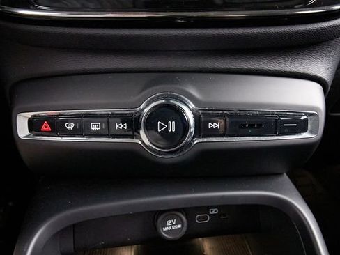 Certified 2026 Volvo XC40 B5 Plus AWD/4WD image 16