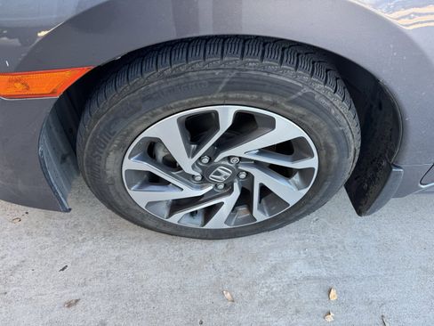 Used 2016 Honda Civic EX image 3