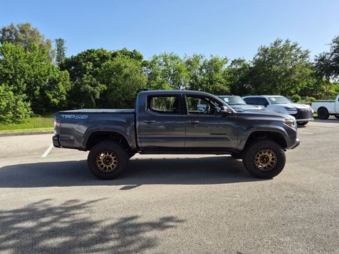 Used 2021 Toyota Tacoma TRD Sport AWD/4WD image 4