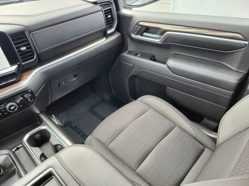 Used 2022 Chevrolet Silverado 1500 RST AWD/4WD image 13