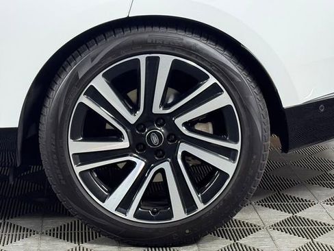 Used 2023 Land Rover Range Rover SE image 14