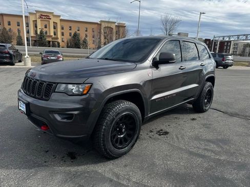 Used 2019 Jeep Grand Cherokee Trailhawk image 2