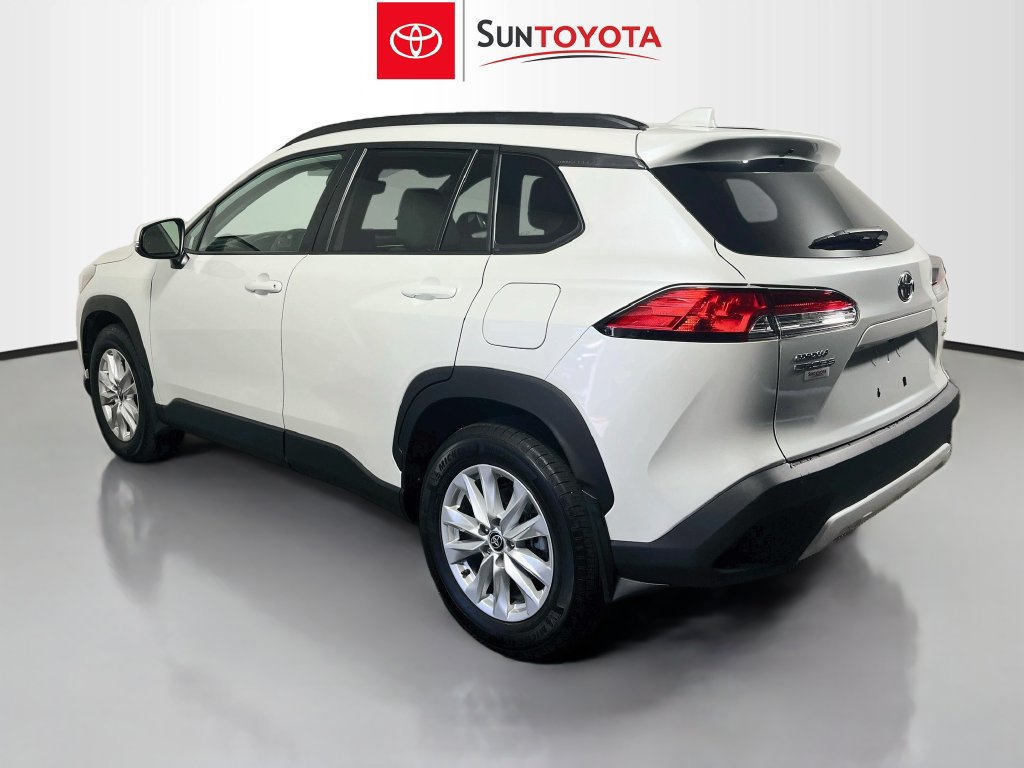 Used 2024 Toyota Corolla Cross LE AWD/4WD image 5