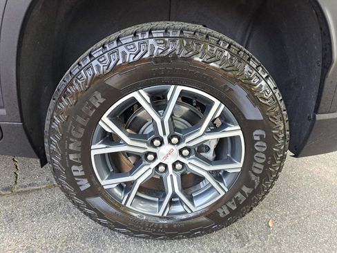 Certified 2025 GMC Acadia AT4 w/ Super Cruise Package AWD/4WD image 21