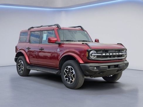 New 2026 Ford Bronco Outer Banks AWD/4WD image 2