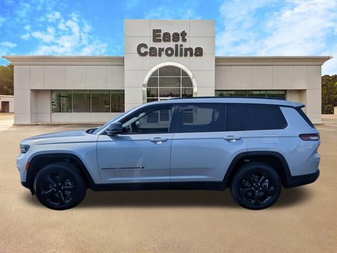 Used 2023 Jeep Grand Cherokee L Limited w/ Black Appearance Package image 6