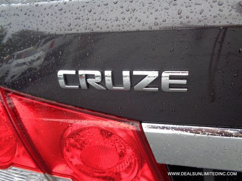Used 2016 Chevrolet Cruze LT FWD image 5