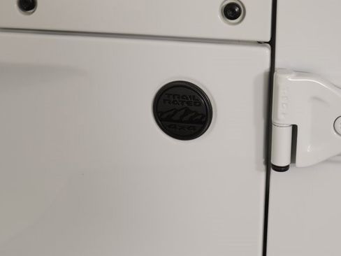 Used 2023 Jeep Gladiator Overland image 10