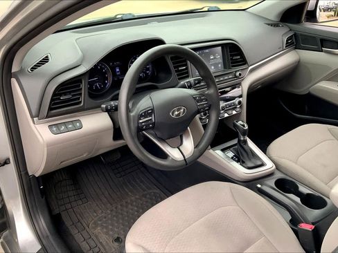 Used 2020 Hyundai Elantra SEL image 15