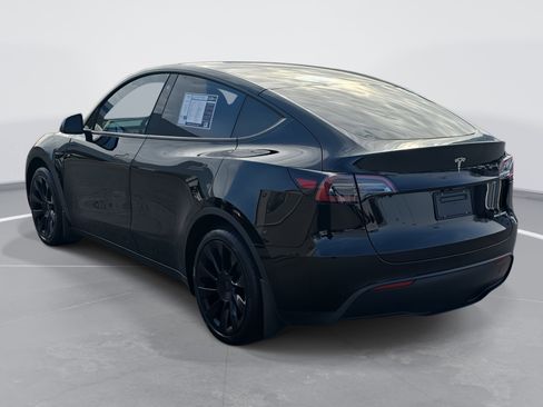 Used 2023 Tesla Model Y Long Range image 7