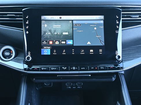 Used 2022 Jeep Wagoneer Series II image 29