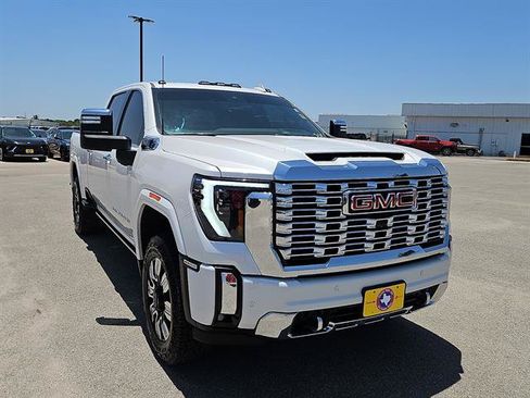 Used 2024 GMC Sierra 2500 Denali w/ Denali Reserve Package AWD/4WD image 7