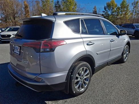Used 2018 Toyota RAV4 Limited image 6