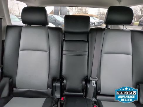 Used 2022 Toyota 4Runner SR5 Premium w/ Moonroof Package AWD/4WD image 23