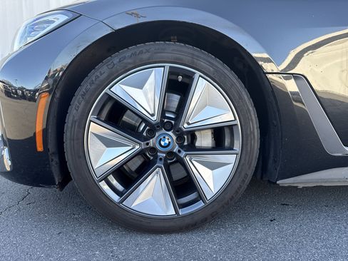 Used 2023 BMW i4 eDrive40 image 5