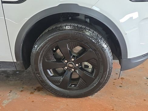 Used 2020 Land Rover Discovery Sport image 8